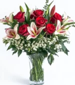Elegant Glass Vase Arrangement