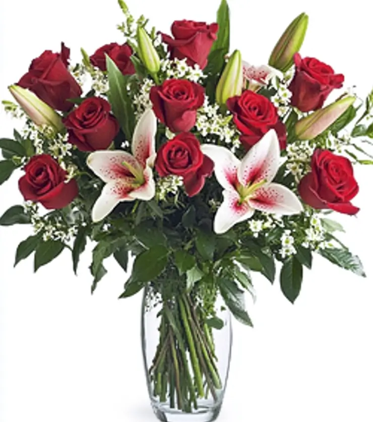 Elegant Glass Vase Arrangement